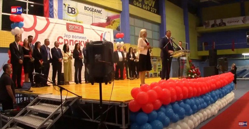 Sve je uništio, narod pa i penzionere zavio u crno a onda priznao: Penzionerima 100 KM zbog izbora (Video)