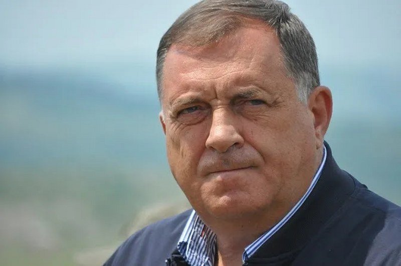 Prestravljen od protesta opozicije Dodik -kritikuju- sluge što su -pretjerali- u izbornoj krađi