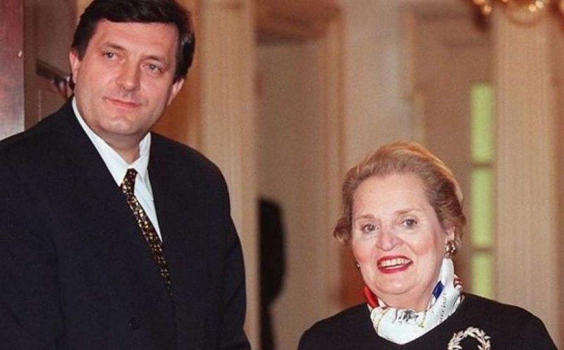 Psihijatrijski kamp: Providna igra sa Amerikancima i otrcane priče o nezavisnoj Republici Srpskoj (Foto/Video)