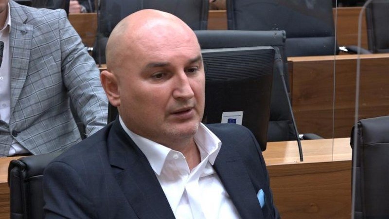 Okreni-obrni mi opljačkani: Džombić oslobođen optužbi za zloupotrebu službenog položaja, sada će tražiti odštetu