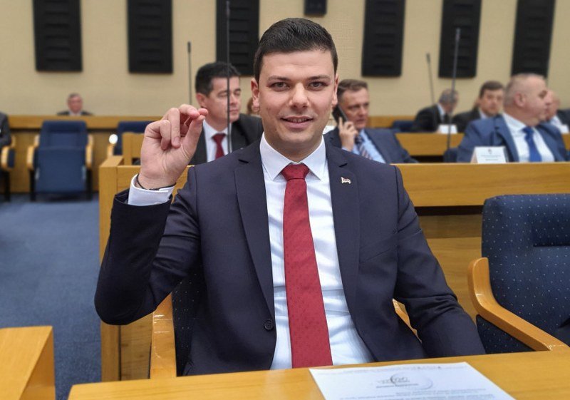Bez obrazloženja smijenjen Momčilo Antonić, vd direktora Gas Res i izabran Nikica Vranješ