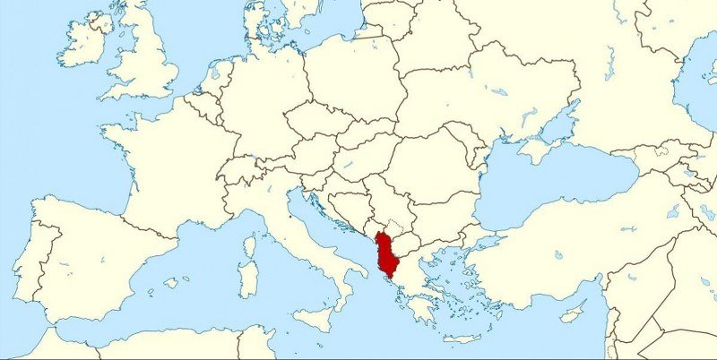 Albanija je unitarna parlamentarna republika, koja je član Ujedinjenih nacija od 14. decembra 1955. godine