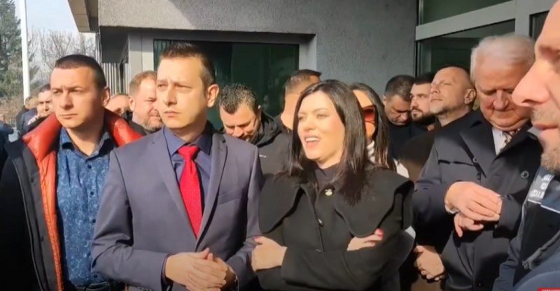 Nacionalno poniženje u Sarajevu je tragična predstava: Ova sociopatska pojava ilustruje stanje u društvu (Video)