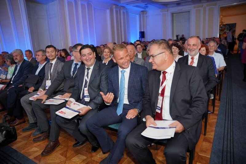 Može li se PDP spasiti od novog raskola? Ključa pred sjednicu Predsjedništva PDP