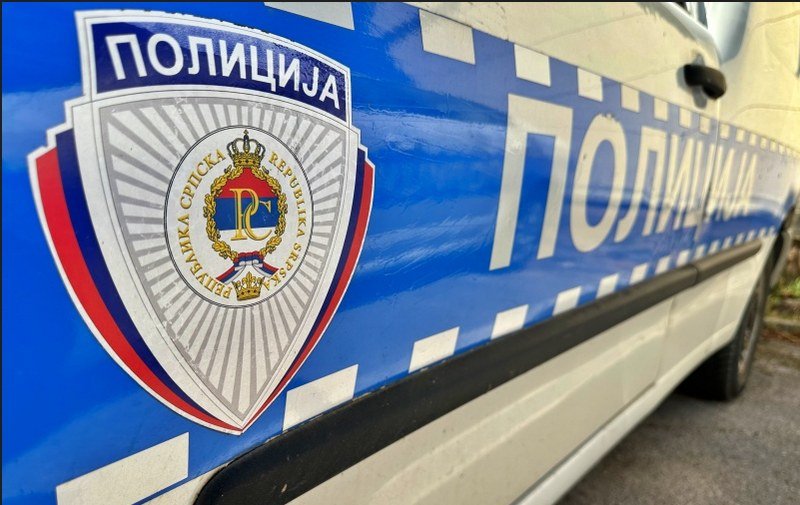 Ko je sve uhapšen u policijskoj akciju u Gacku? Radi li se o unutarstranačkom obračunu -crvenih ruža-?