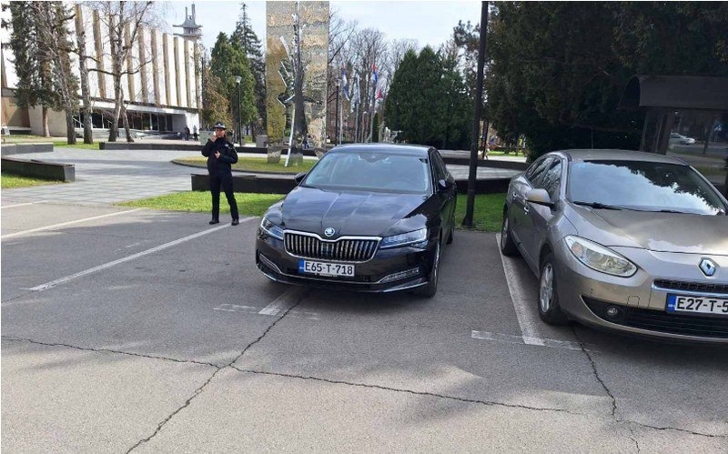 Samo arči! Nova službena Škoda za ličnu upotrebu! Kako se koristi imovina u vlasništvu Srpske? (Foto)