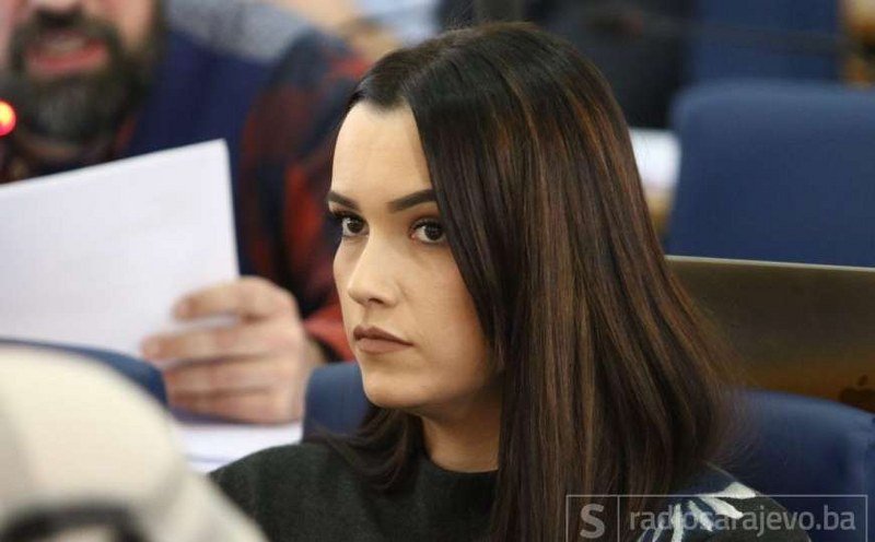 Ima li nade za nas? Arijana Memić i primjeri ljudskosti, čestitosti i morala u politici (Video)