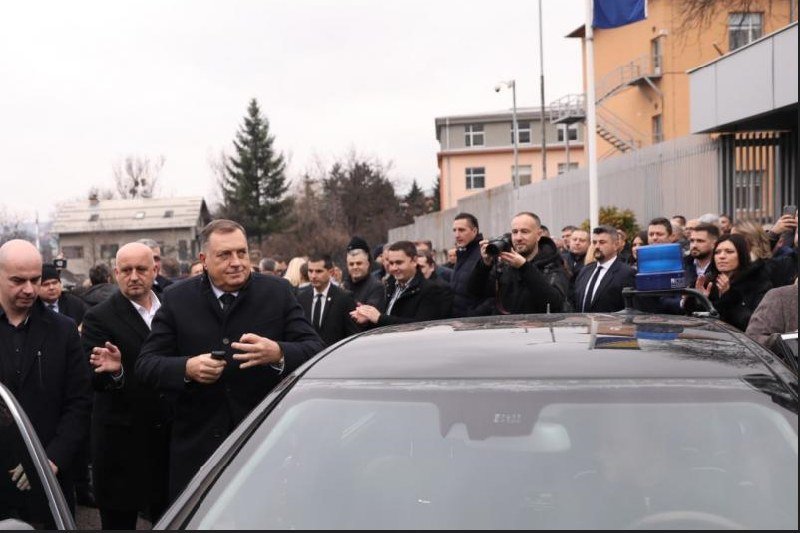 Suđenje Miloradu Dodiku: Zašto četvero tužilaca nisu temeljno ispitali dva svjedoka tužilaštva?