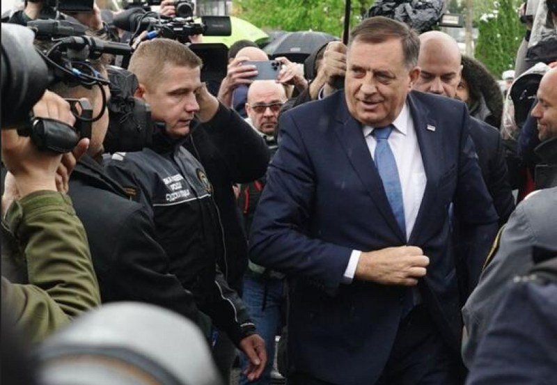 Na Dodikovo -nabacivanje- odgovara Suljagić: Njegovo prisustvo na mezarju je uvreda za mrtve..