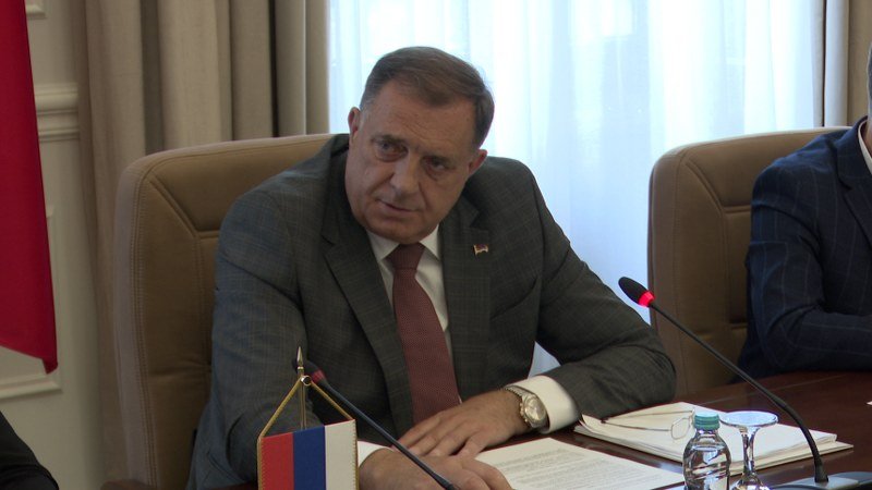 Ni domaće banke ne žele da sarađuju: Kako i gdje vlasti Republike Srpske da pronađu 810 miliona KM?