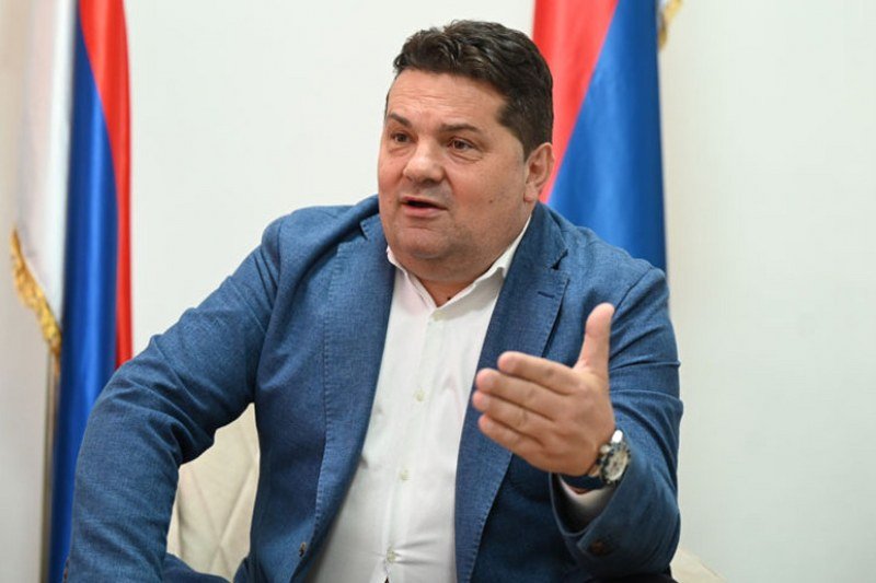 Kako je Stevandić zaposlio u Skupštinu sina sudije Vrhovnog suda RS zbog sudskog procesa Zeljkoviću? (Video)