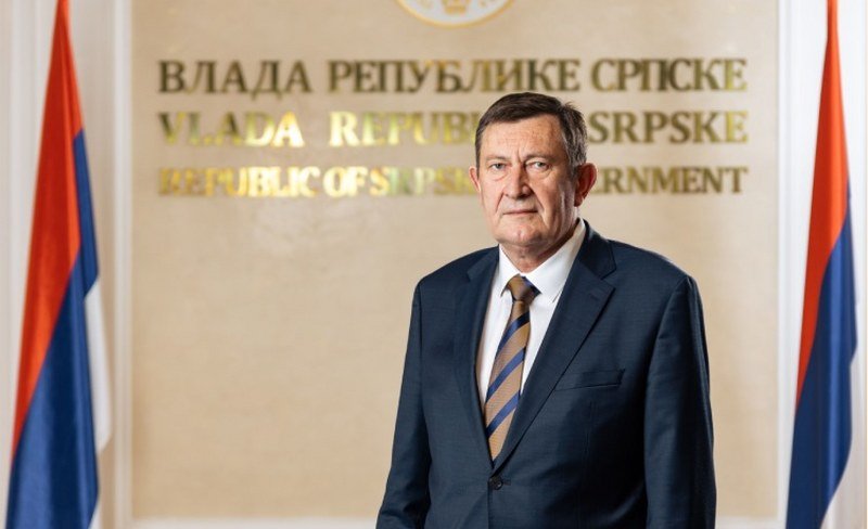 Ministar Vojin Mitrović želi da preuzme podsticaje u svoje ruke a privrednici se bune