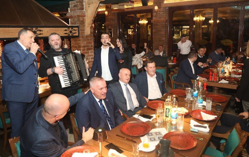 Srpska na ruletu: Da li Dodik svjesno i u dogovoru sa nekim Republiku Srpsku -gura- van svih zakona?
