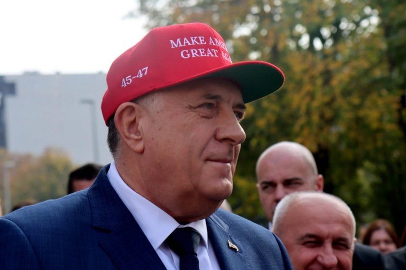 Džabe skršio milione, nisu mu pomogli ni Guliani ni Blagojevich: Trump potpisao odluku koja je..