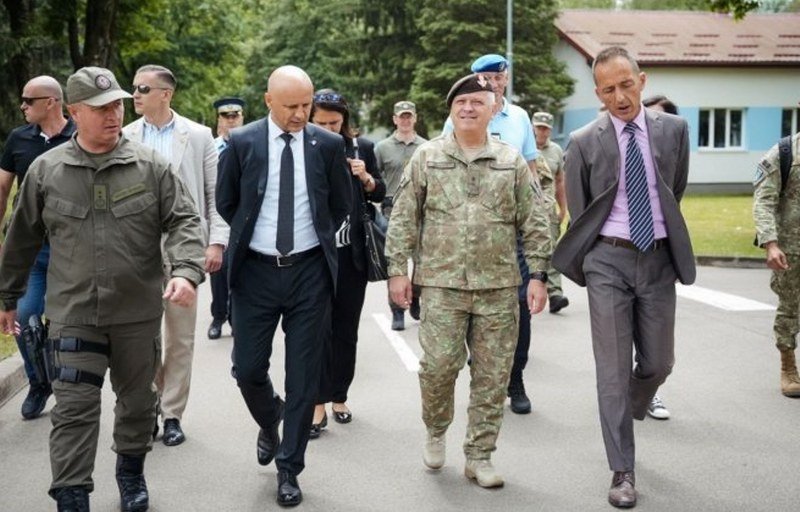 EUFOR postrojio Kostreševića i Karana u Zalužanima, da li je upozorio ili ohrabrio na dalje uzurpacije