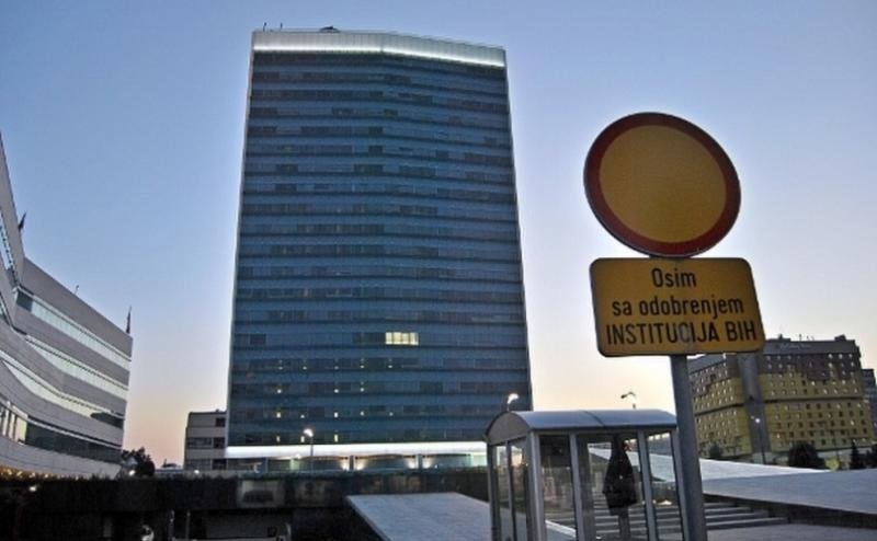Dok ministar Hurtić rasipa novac na putovanjima: Protiv Ministarstva za ljudska prava podignuto 13 tužbi..