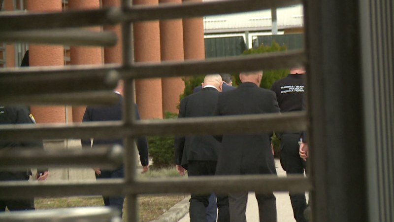 Pogažena Narodna skupština, bezvrijedni zakoni, ponižen narod - Pokajnički let pred kadije Suda BiH? (Video)