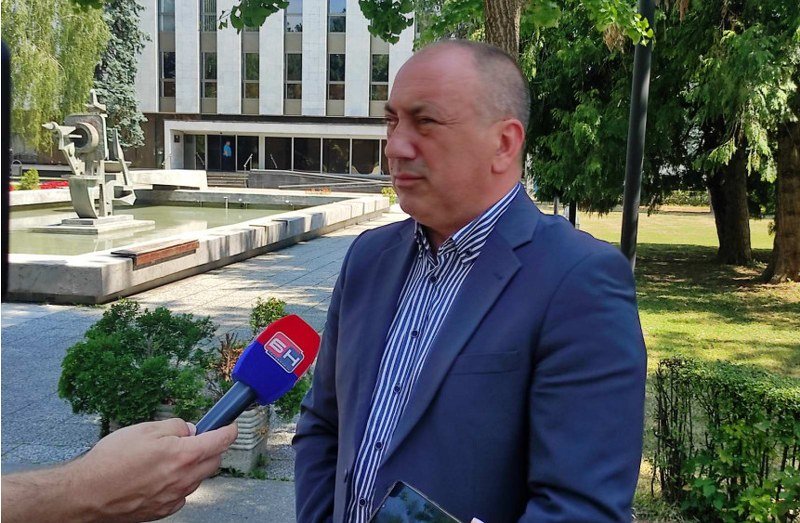 Igor Crnadak ispred Narodne skupštine Republike Srpske zahtjeva Posebnu sjednicu o Vijaduktu (Video)
