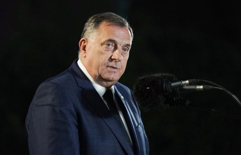 Građanin Dodik: Stranci donijeli, stranci odnijeli - Dodik je završio svoju političku karijeru