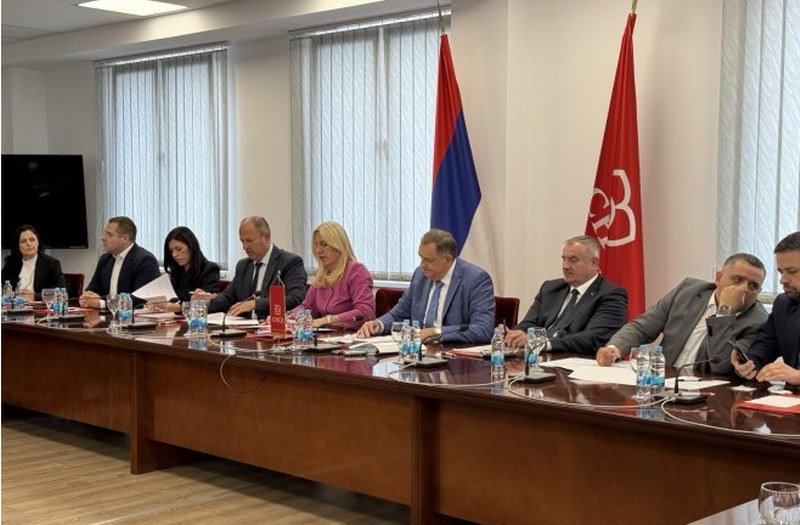U naletu bijesa Milorad Dodik -izlio vatru- na Almiru Džuvi jer je -ispao magarac- (Video)
