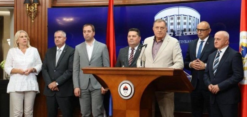 Nakon oduzimanja mandataa entitetskog predsjednika: Milorad Dodik najavio referendum o zadržavanju funkcije
