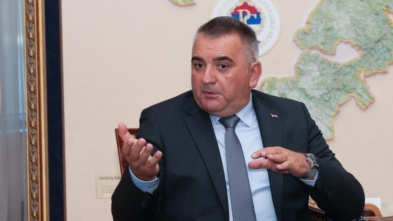 Mandatar ili Predsjednik Vlade Republike Srpske Savo Minić: Dodikov pijun lovačkih ambicija