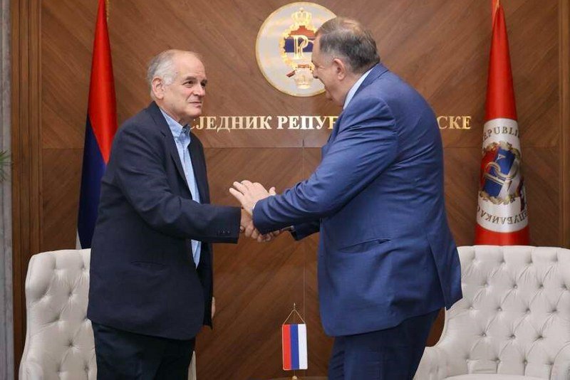 -Lakše će ispustiti dušu nego funkciju- Dodik se i dalje ponaša kao da je predsjednik Srpske
