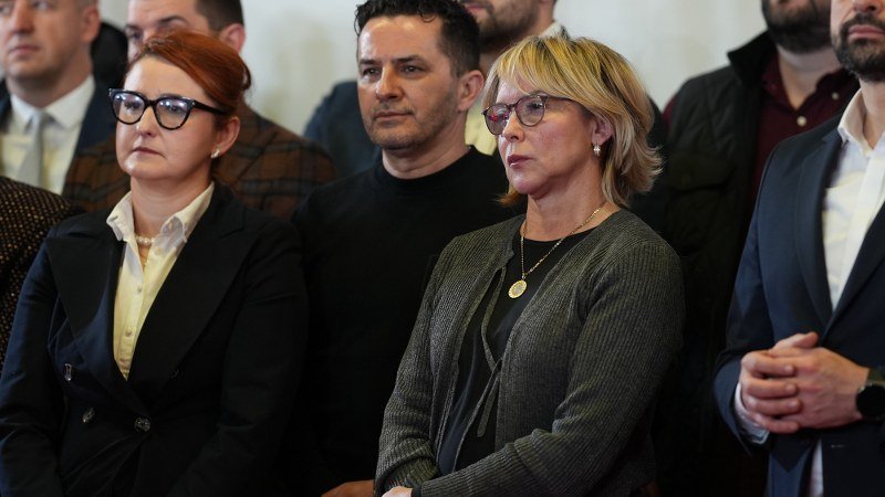 MUP Republike Srpske bez odgovora na pitanje šta njihov načelnik radi na presu SNSD-a!