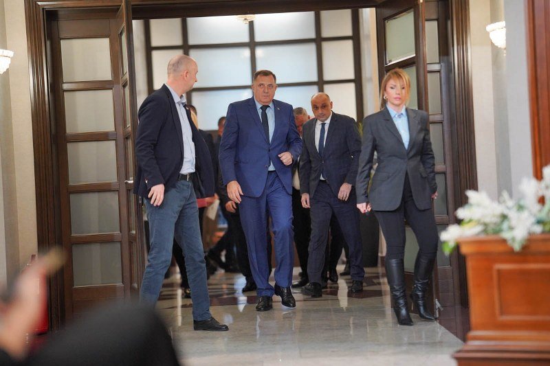 Na placu firme u suvlasništvu šefa Dodikovog obezbjeđenja pronađeno 138 kilograma marihuane! (Video)