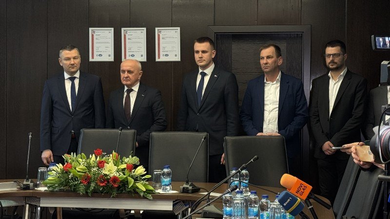 Potpisan ugovor za -Ugljevik istok 2- Serdarov izostao, Comsar zadržao 26 odsto prava na koncesiju