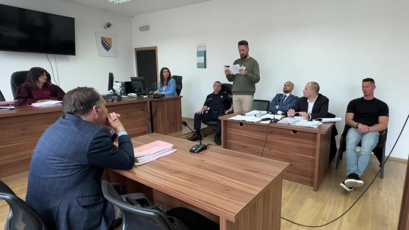 -Diznilend- pravosuđa BiH - Okončan besmislen proces aktivistima Karton revolucije (Video)