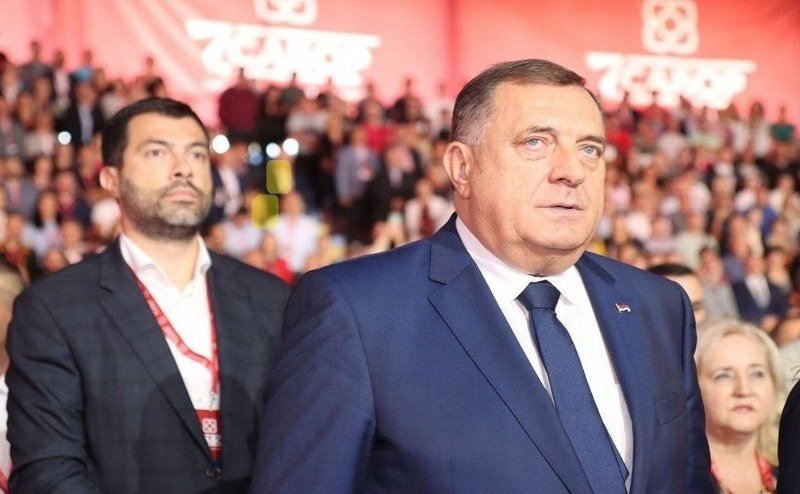 Sa oca na sina: Tretira li Milorad Dodik Republiku Srpsku kao dinastički posjed?