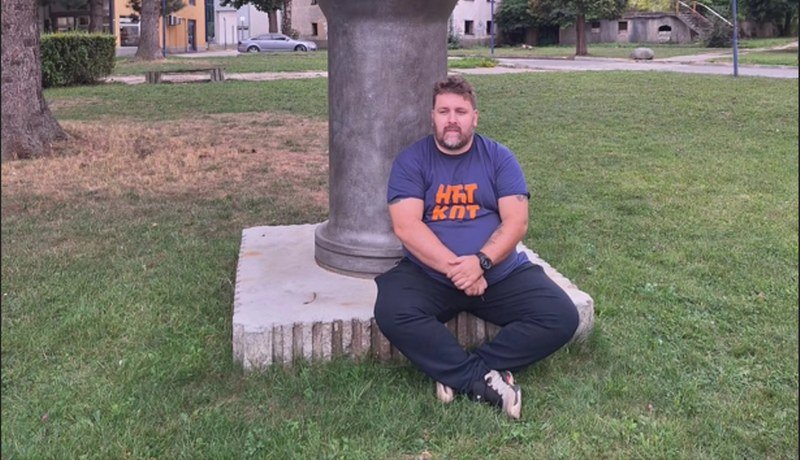 Goran Dakić -Tvoje usne lažljive- Pitanja prepoštene Jelene Trivan u programu ništa manje čestitog ATV-a