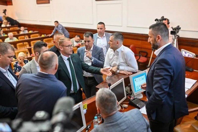 Stanivuković zadužuje grad za novih 18 miliona KM - Gradska i entitetska vlast iste, samo krediti