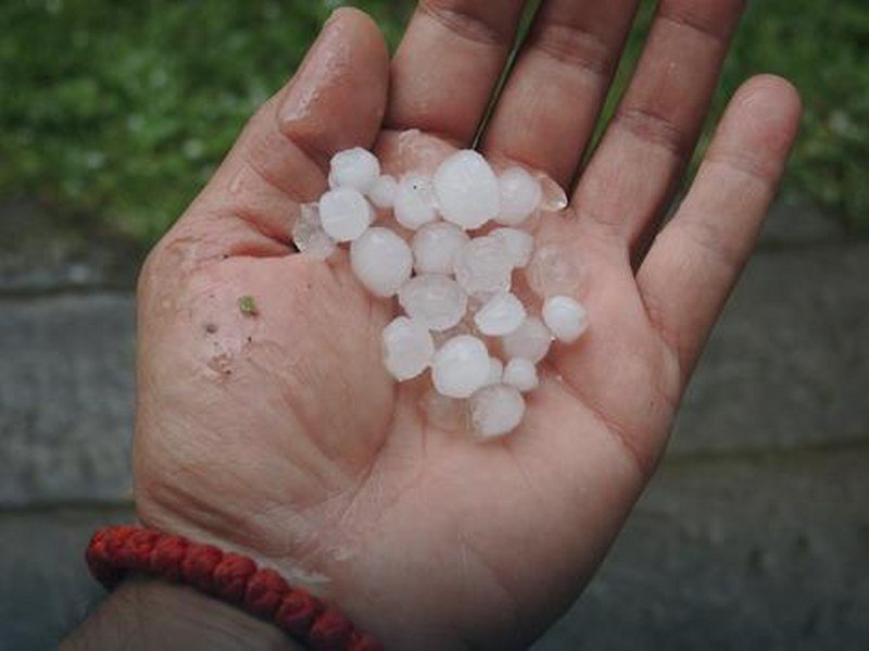 Katastrofa u Ivanjici: Padao grad veličine lešnika, strahuje se od ogromne štete u malinjacima