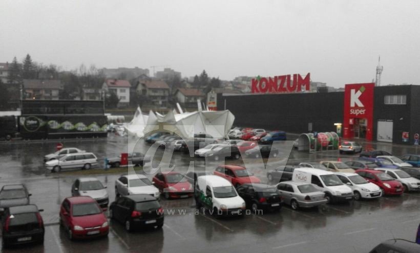Banjaluka: Nevrijeme prevrnulo šatore kod Konzuma 