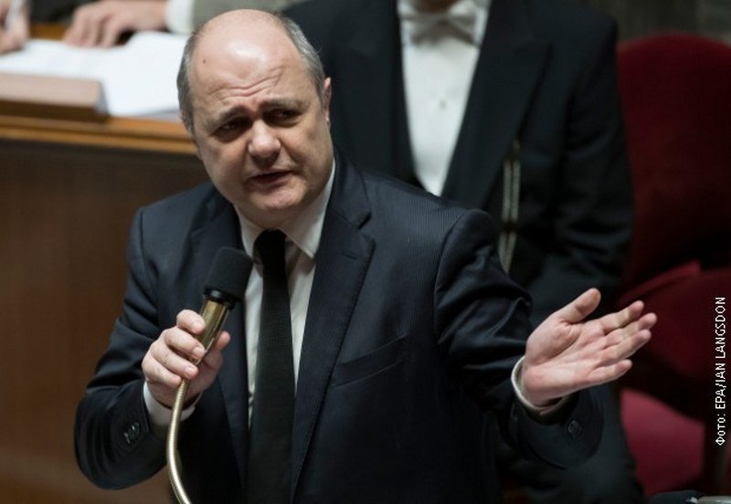  Francuski ministar unutrašnjih poslova ispitan jer je zaposlio ćerke