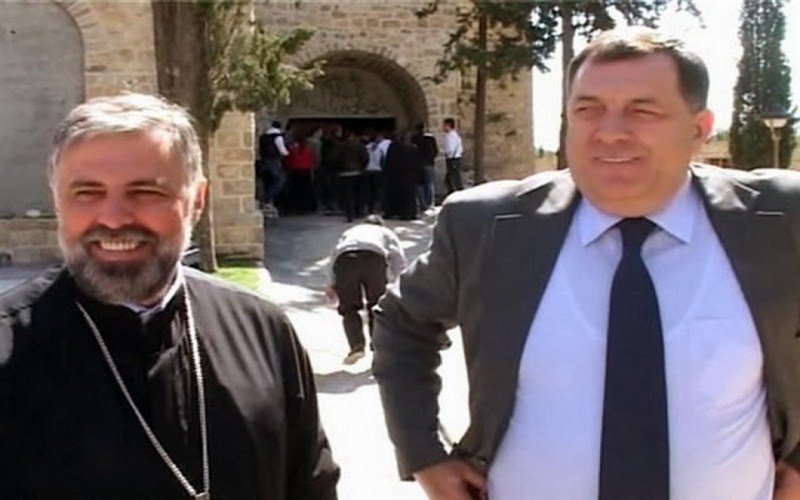 Zaratili Dodik i Grigorije: Vladika zabio Dodiku nož u leđa?!