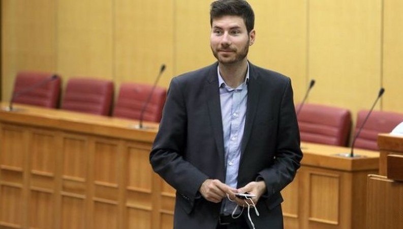 Prijave protiv Pernara zbog fotografisanja sa maloletnicima