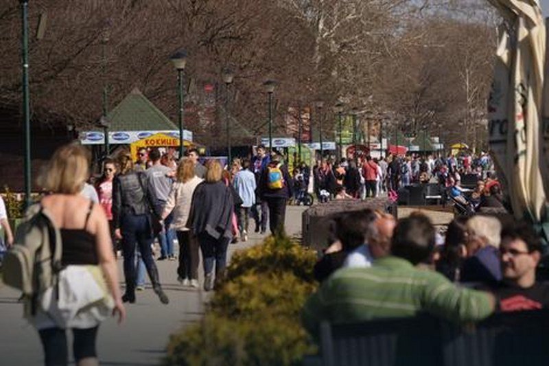 Pred nama je sunčan prolećni dan, a onda se "jesen" opet vraća