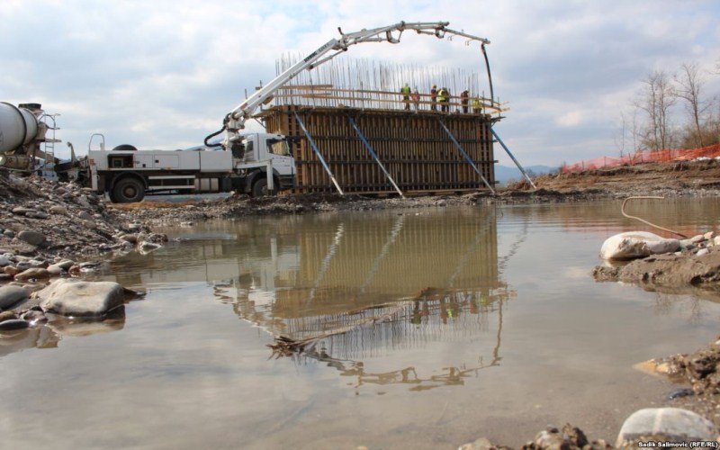 Drina oštetila konstrukciju mosta