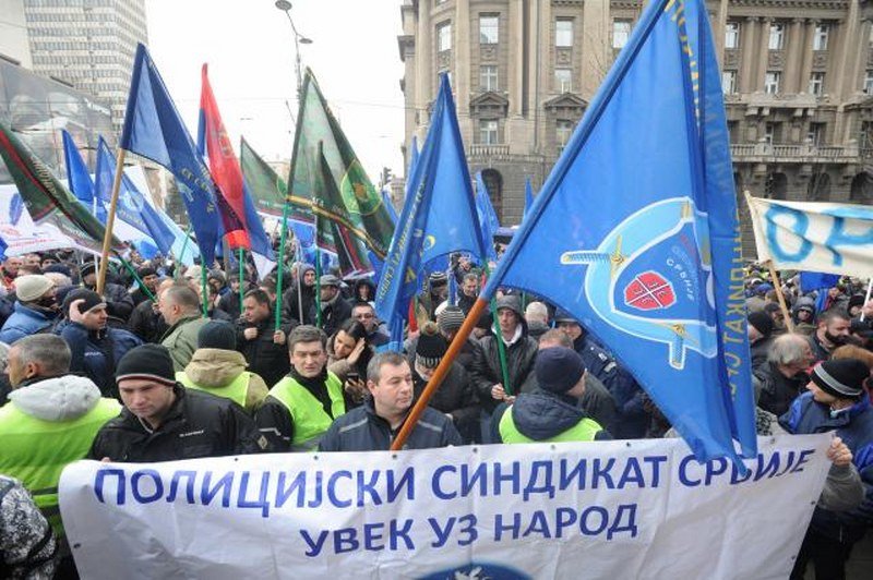 Dva skupa kod Vlade Srbije, počeli himnom, a nastavili...