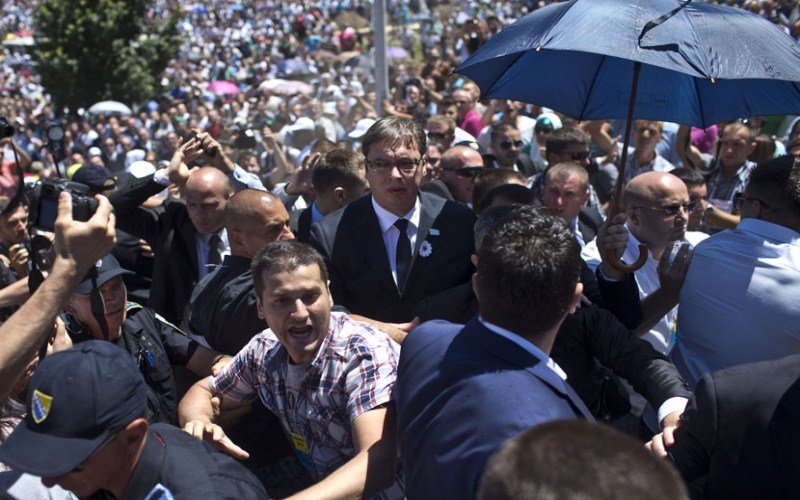 Šehomerović prepoznat među napadačima na Vučića u Srebrenici