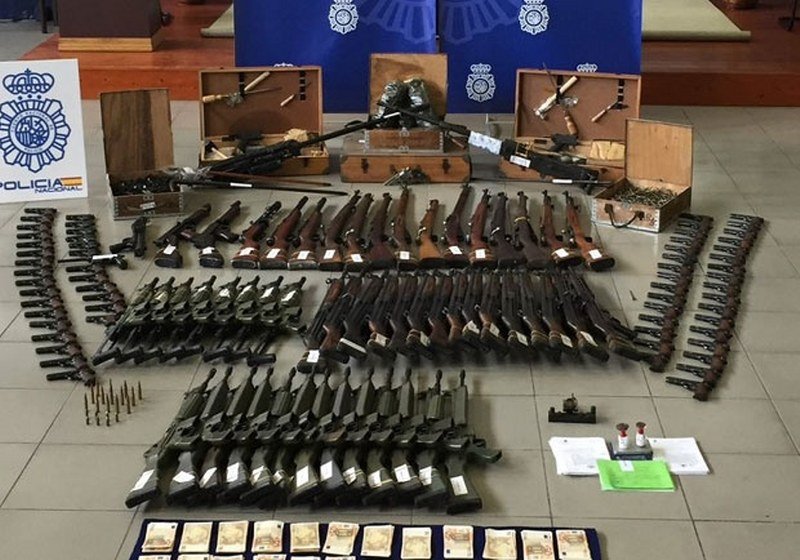 Policija u Španiji zaplenila 12.000 komada oružja! Među arsenalom i oružje za obaranje aviona