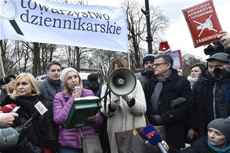 Poljska: Protest poslanika protiv ograničenja slobode medija