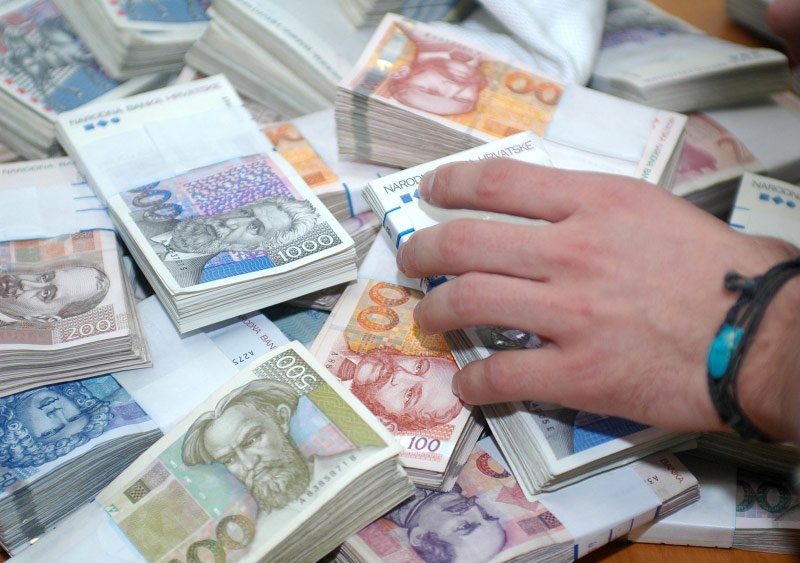 Deficit budžeta preko 300 miliona evra