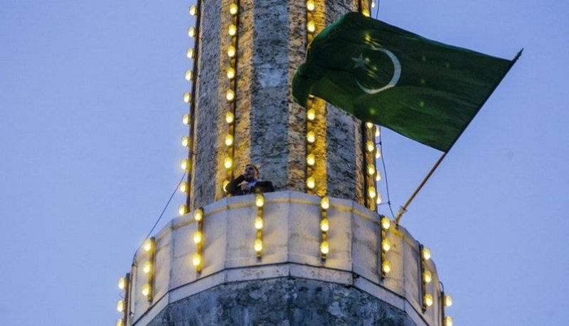 Muslimani večeras obilježavaju mubarek noć Lejletu-r-Regaib 