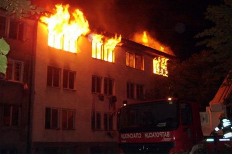 Požar u stambenoj zgradi u Ćupriji, šteta velika