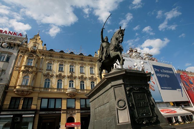 Čak 70 odsto mladih Hrvata živi s roditeljima, rekord u EU