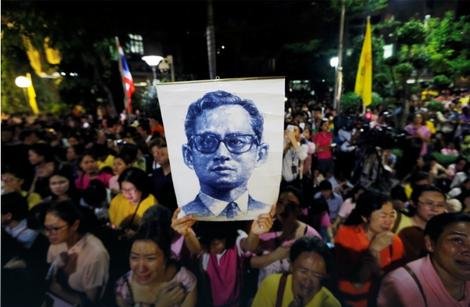 Prestolonaslednik Vadžiralongkorn novi kralj Tajlanda